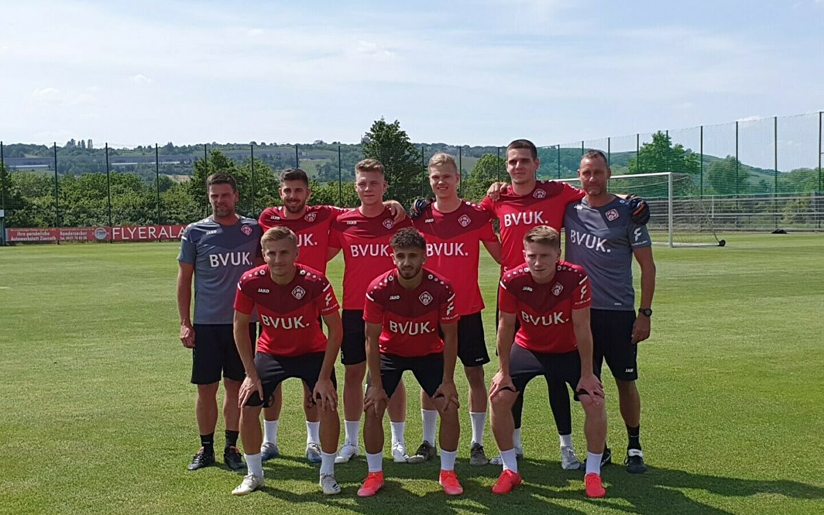 Die Würzburger Kickers 2021 22 zum Trainingsauftakt Die Würzburger Kickers 2021 22 zum Trainingsauftakt